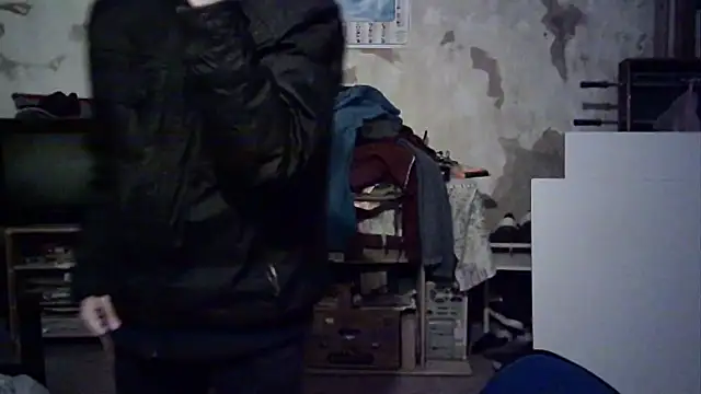 Snapshot of Emv2 chatting on 3, 5, 2026 Emv2 online show from 3, 5, 2026