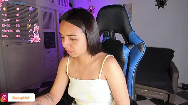 Miss Nicole online show from 23, 1, 2025