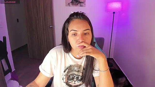 Snapshot of Miss_Nicole chatting on 7, 3, 2026 Miss Nicole online show from 7, 3, 2026