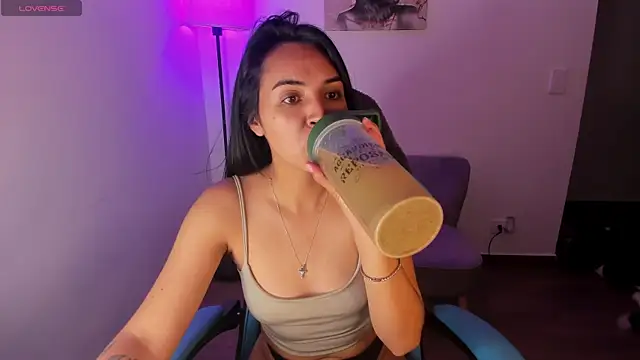 Snapshot of Miss_Nicole chatting on 18, 4, 2026 Miss Nicole online show from 18, 4, 2026