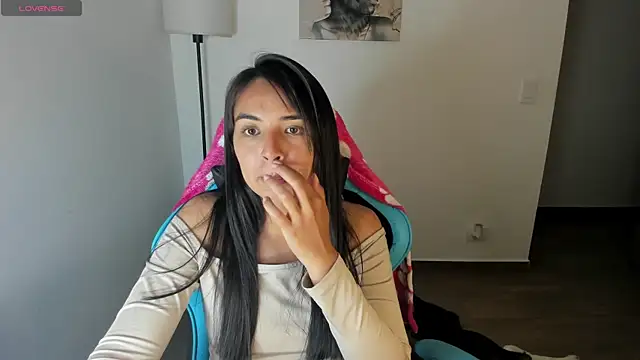 Snapshot of Miss_Nicole chatting on 27, 5, 2026 Miss Nicole online show from 27, 5, 2026