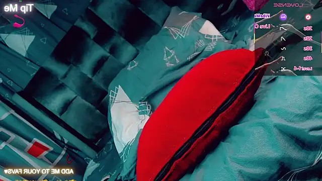 Snapshot of CharlotteBigCock chatting on 4, 3, 2026 CharlotteBigCock online show from 4, 3, 2026