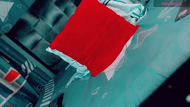 Snapshot of CharlotteBigCock chatting on 17, 4, 2026 CharlotteBigCock online show from 17, 4, 2026