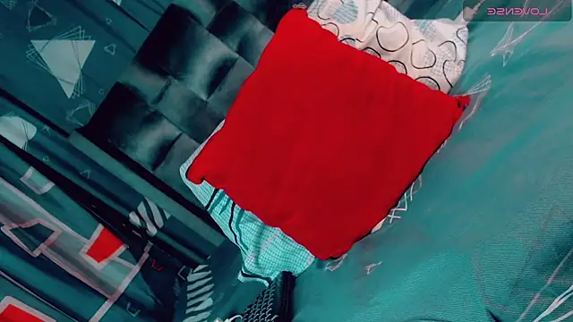 Snapshot of CharlotteBigCock chatting on 24, 4, 2026 CharlotteBigCock online show from 24, 4, 2026