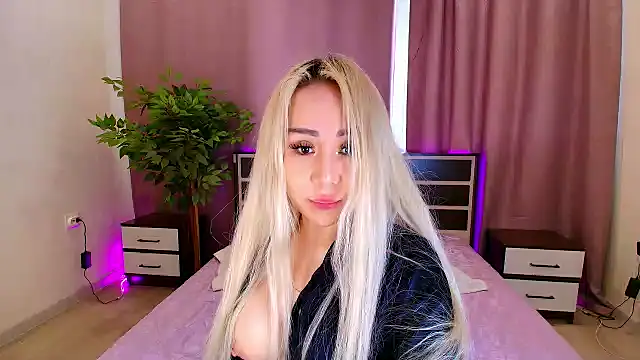 Snapshot of Yulianna_Smith chatting on 28, 3, 2026 Yulianna Smith online show from 28, 3, 2026