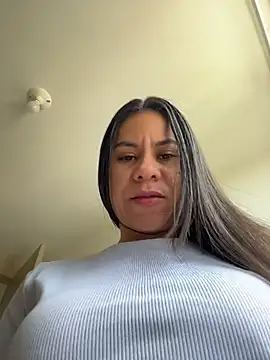 Snapshot of Reggie-Liam chatting on 12, 4, 2026 Reggie-Liam online show from 12, 4, 2026