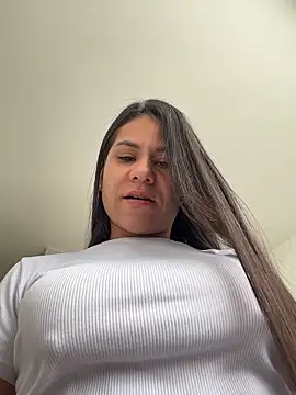 Snapshot of Reggie-Liam chatting on 15, 4, 2026 Reggie-Liam online show from 15, 4, 2026