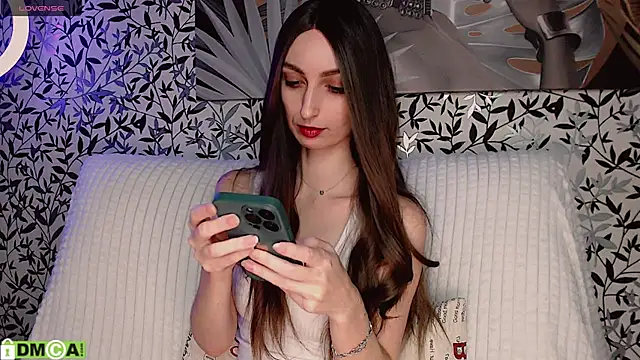  Amelle  online show from 24, 11, 2025