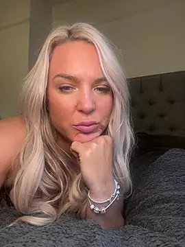 Snapshot of Bustyblondebabe32 chatting on 9, 2, 2025 Bustyblondebabe32 online show from 9, 2, 2025