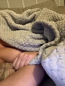 Snapshot of Bustyblondebabe32 chatting on 5, 3, 2025 Bustyblondebabe32 online show from 5, 3, 2025