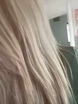 Snapshot of Bustyblondebabe32 chatting on 10, 3, 2025 Bustyblondebabe32 online show from 10, 3, 2025