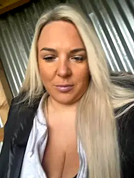 Snapshot of Bustyblondebabe32 chatting on 2, 10, 2025 Bustyblondebabe32 online show from 2, 10, 2025