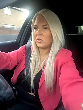 Snapshot of Bustyblondebabe32 chatting on 21, 10, 2025 Bustyblondebabe32 online show from 21, 10, 2025