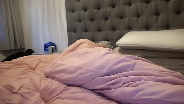 Snapshot of Bustyblondebabe32 chatting on 23, 10, 2025 Bustyblondebabe32 online show from 23, 10, 2025