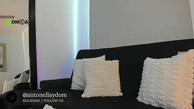 Snapshot of antonella_dom1 chatting on 14, 4, 2026 antonella dom1 online show from 14, 4, 2026