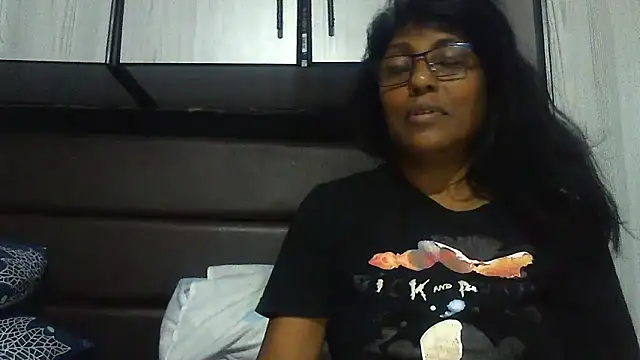 Snapshot of MsAttitude chatting on 6, 3, 2025 MsAttitude online show from 6, 3, 2025