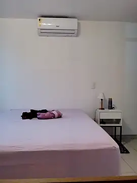 Snapshot of luizamello1234 chatting on 21, 12, 2025 luizamello1234 online show from 21, 12, 2025