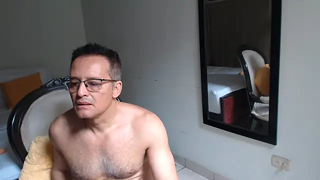 Daddyhot Alejo online show from 4, 6, 2026