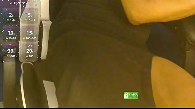 Snapshot of CrossyAayesha chatting on 11, 4, 2026 CrossyAayesha online show from 11, 4, 2026