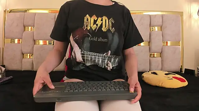 ttata 3 online show from 10, 3, 2025