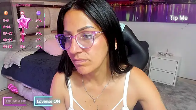 Snapshot of alma_blue chatting on 7, 3, 2026 alma blue online show from 7, 3, 2026