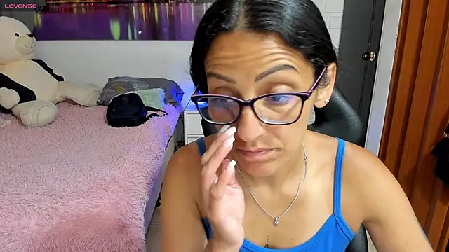 Snapshot of alma_blue chatting on 23, 3, 2026 alma blue online show from 23, 3, 2026