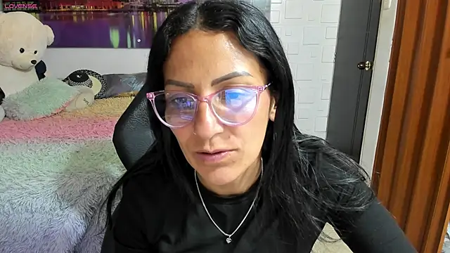 Snapshot of alma_blue chatting on 28, 3, 2026 alma blue online show from 28, 3, 2026