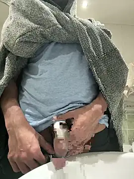 Snapshot of CoolBiDude chatting on 14, 3, 2026 CoolBiDude online show from 14, 3, 2026