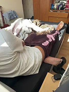 Snapshot of CoolBiDude chatting on 25, 3, 2026 CoolBiDude online show from 25, 3, 2026