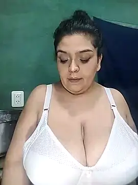 Snapshot of fantasyboobs chatting on 23, 9, 2025 fantasyboobs online show from 23, 9, 2025