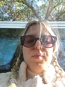 dolcehelena993 online show from 23, 11, 2025