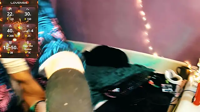 Littlepinkcat online show from 14, 1, 2025