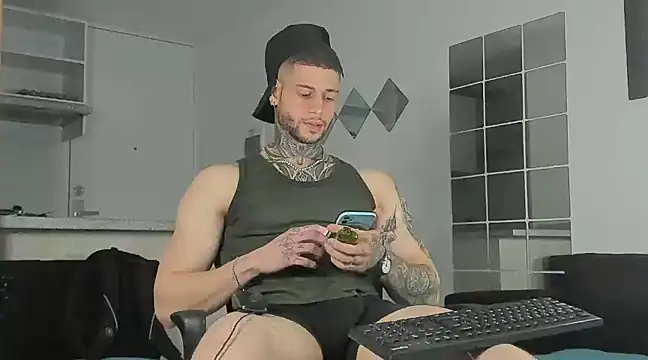 Snapshot of _jamesleandros1 chatting on 10, 12, 2024 jamesleandros1 online show from 10, 12, 2024