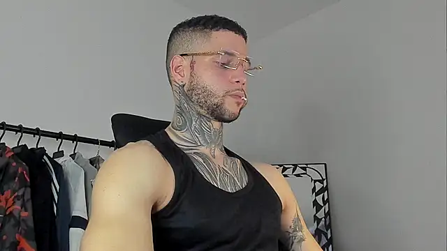 Snapshot of _jamesleandros1 chatting on 4, 11, 2025 jamesleandros1 online show from 4, 11, 2025