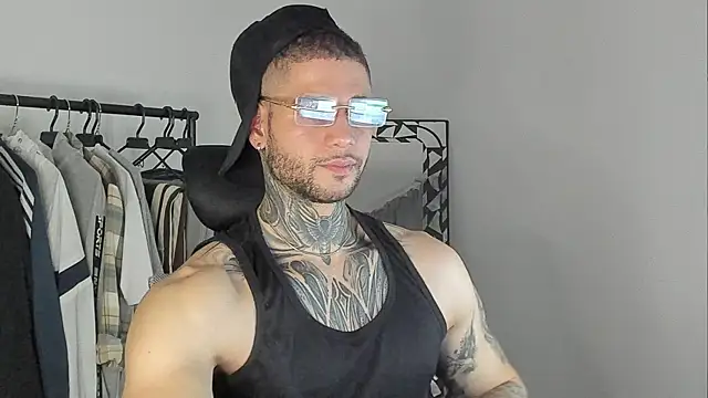 Snapshot of _jamesleandros1 chatting on 11, 11, 2025 jamesleandros1 online show from 11, 11, 2025