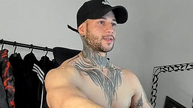 Snapshot of _jamesleandros1 chatting on 4, 12, 2025 jamesleandros1 online show from 4, 12, 2025