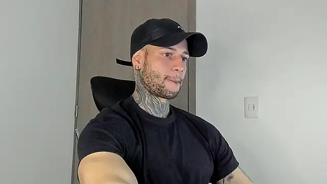 Snapshot of _jamesleandros1 chatting on 9, 1, 2026 jamesleandros1 online show from 9, 1, 2026