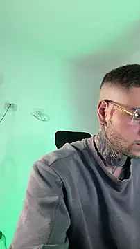 Snapshot of _jamesleandros1 chatting on 2, 2, 2026 jamesleandros1 online show from 2, 2, 2026