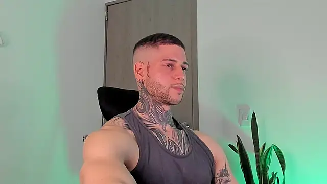 Snapshot of _jamesleandros1 chatting on 4, 2, 2026 jamesleandros1 online show from 4, 2, 2026