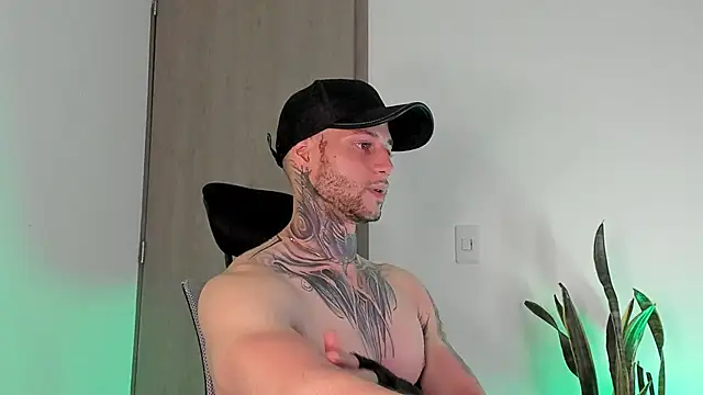 Snapshot of _jamesleandros1 chatting on 1, 3, 2026 jamesleandros1 online show from 1, 3, 2026