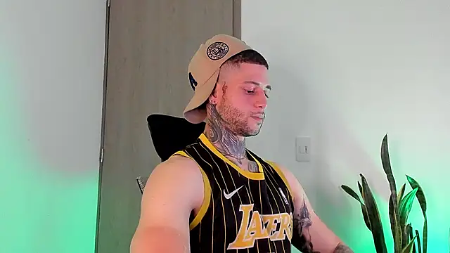 Snapshot of _jamesleandros1 chatting on 8, 3, 2026 jamesleandros1 online show from 8, 3, 2026