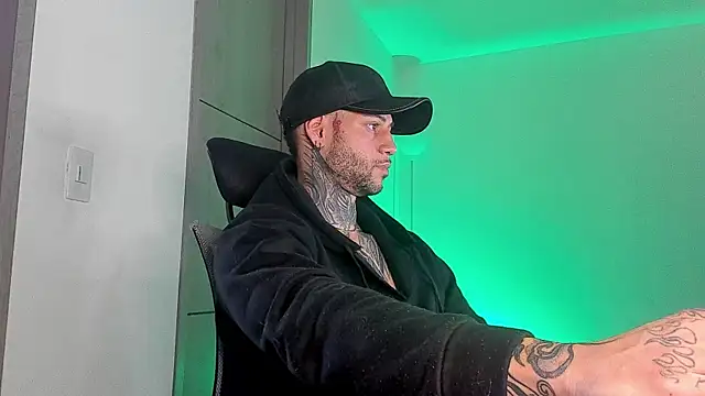 Snapshot of _jamesleandros1 chatting on 4, 6, 2026 jamesleandros1 online show from 4, 6, 2026
