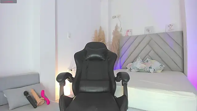 Snapshot of perlacobre999 chatting on 14, 2, 2025 perlacobre999 online show from 14, 2, 2025