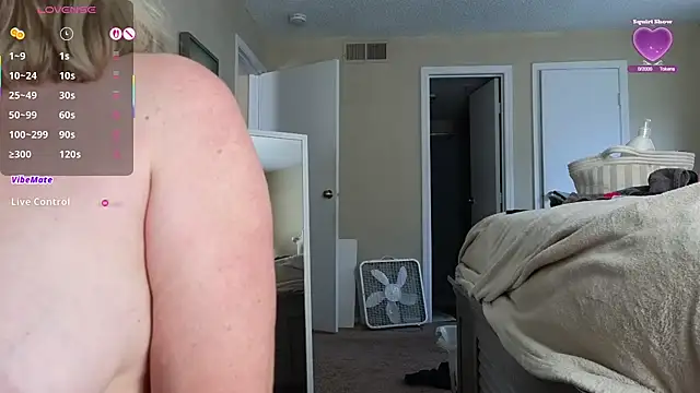 LoveSaraChristine online show from 11, 9, 2025