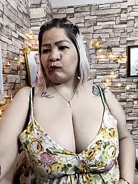 Dalessa Bigtits online show from 2, 3, 2026