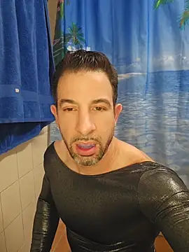 Snapshot of Sexyjulien25 chatting on 29, 4, 2026 Sexyjulien25 online show from 29, 4, 2026