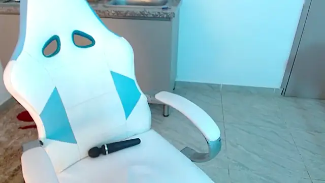 PIA STONE online show from 14, 2, 2025