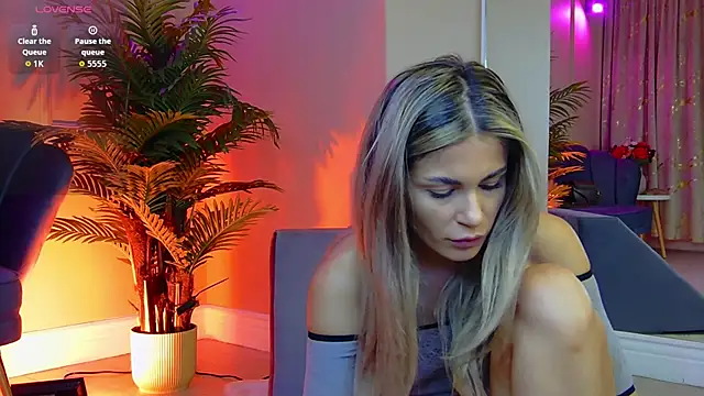 Snapshot of Avril_Cyrus chatting on 30, 10, 2025 Avril Cyrus online show from 30, 10, 2025