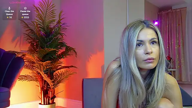 Snapshot of Avril_Cyrus chatting on 4, 11, 2025 Avril Cyrus online show from 4, 11, 2025