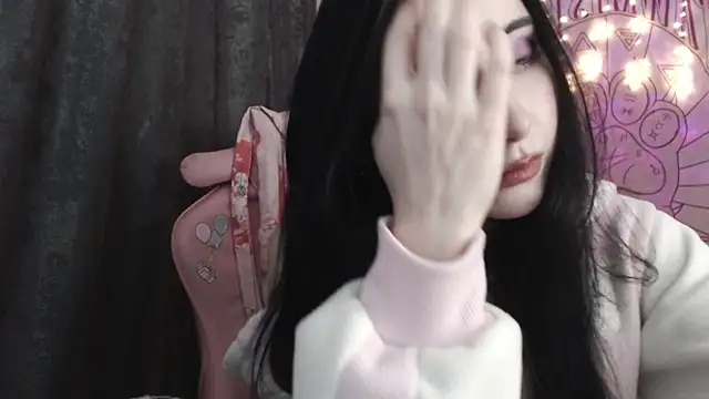 Holy420lolii online show from 13, 12, 2024